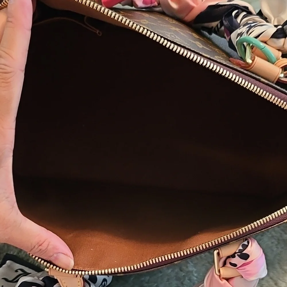 Louis Vuitton Alma GM Monogram Near Excellent Conditions - Picture 12 of 14